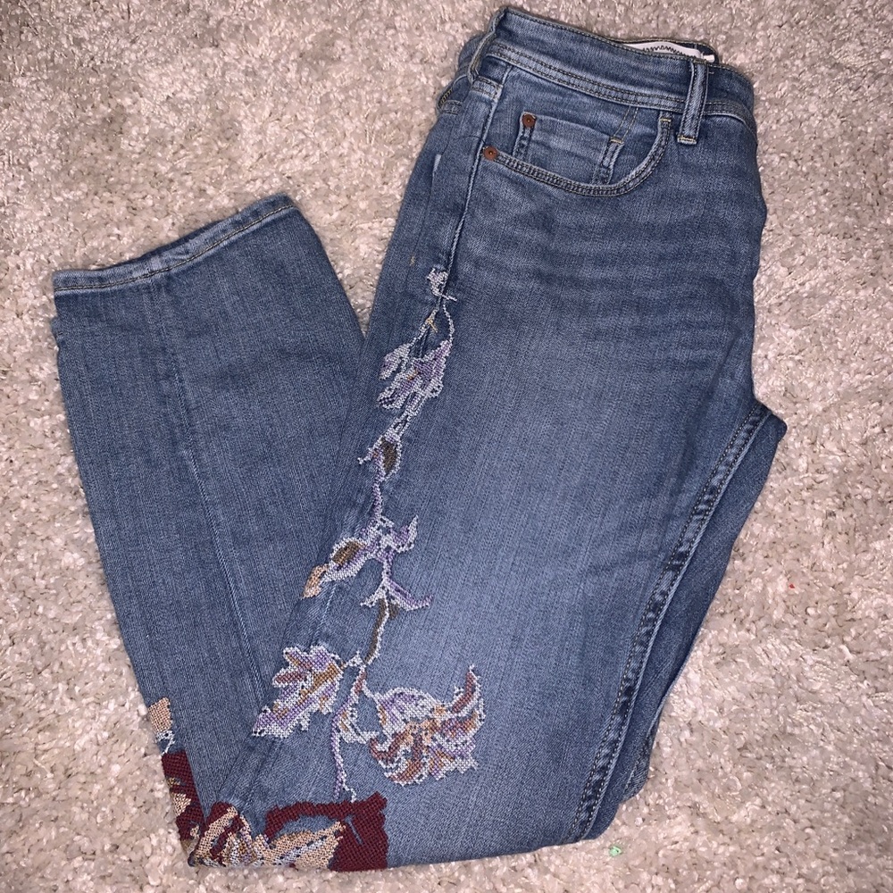 Anthropologie embroidered flower boyfriend jeans